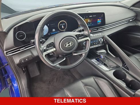 Used 2025 Hyundai Elantra Limited FWD image 2