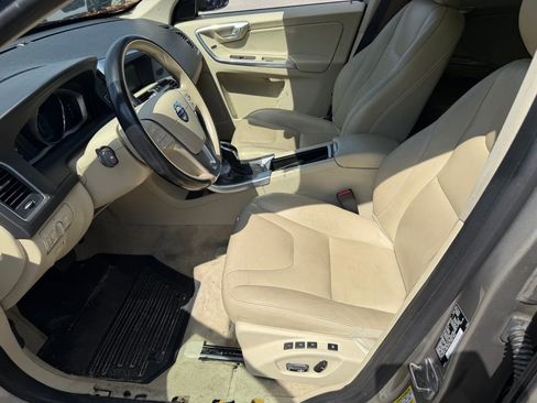 Used 2016 Volvo XC60 T6 w/ Proximity Package image 25