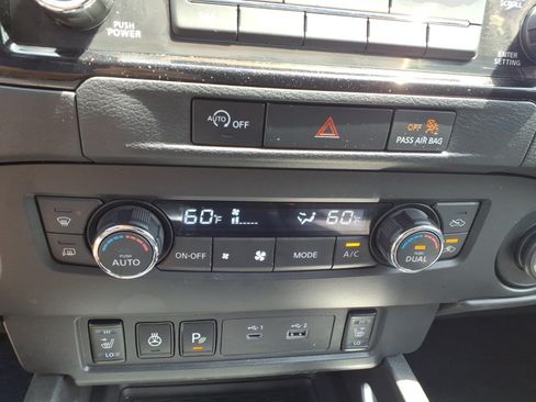 Used 2024 Nissan Frontier SV w/ SV Convenience Package RWD image 17