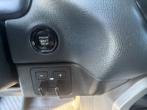 Used 2025 Toyota Tundra Limited AWD/4WD image 15