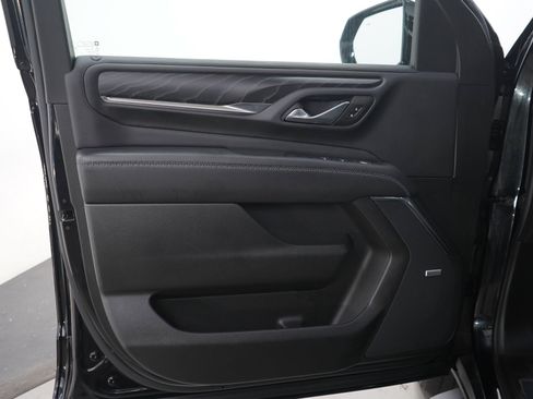 Used 2021 GMC Yukon Denali w/ Denali Premium Package AWD/4WD image 23