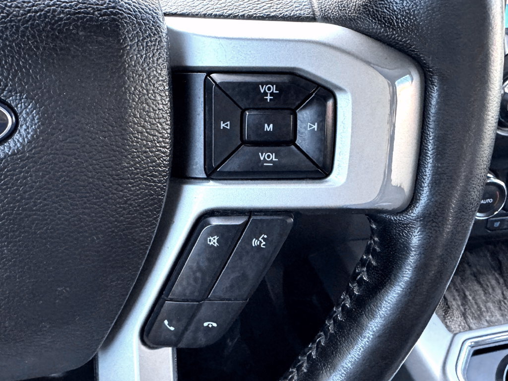 Used 2019 Ford F250 Lariat w/ Lariat Ultimate Package AWD/4WD image 26