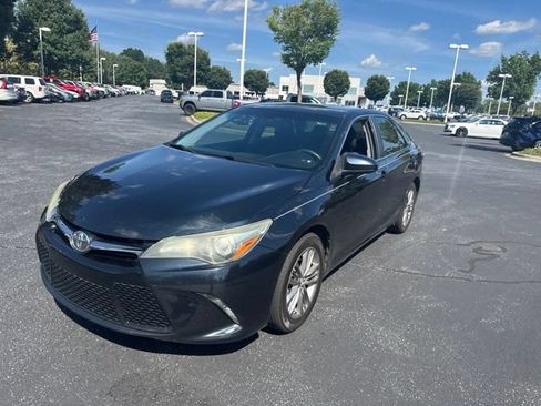 Used 2015 Toyota Camry SE FWD image 9