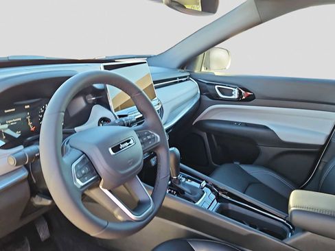 New 2026 Jeep Compass Limited image 10