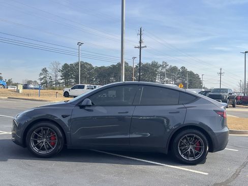 Used 2021 Tesla Model Y Long Range image 24