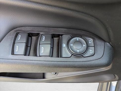 Used 2018 Chevrolet Equinox LT w/ Sun & Infotainment Package FWD image 10
