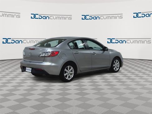Used 2011 MAZDA MAZDA3 i Touring image 9