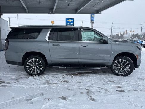 New 2026 Chevrolet Suburban High Country w/ Sun And Tow Package image 4