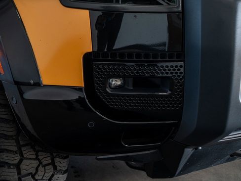 Used 2022 Land Rover Defender 110 X-Dynamic SE image 18