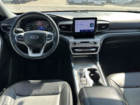 Used 2023 Ford Explorer XLT w/ Equipment Group 202A AWD/4WD image 11
