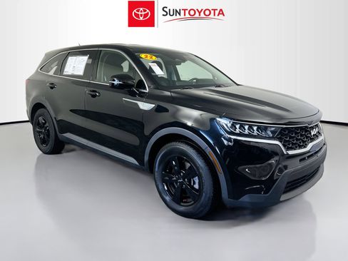 Used 2022 Kia Sorento LX image 1