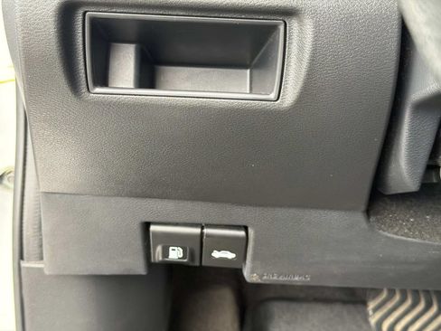 Used 2023 Nissan Versa SV w/ Trunk Package FWD image 21