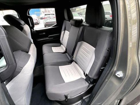 Certified 2025 Toyota Tacoma TRD Off-Road image 19