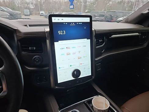 Used 2022 Ford Expedition King Ranch image 21