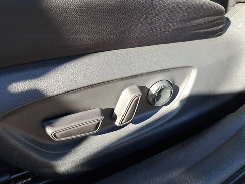 Used 2020 Toyota Camry LE image 14