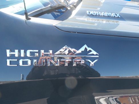 Used 2026 Chevrolet Silverado 1500 High Country w/ Technology Package image 3