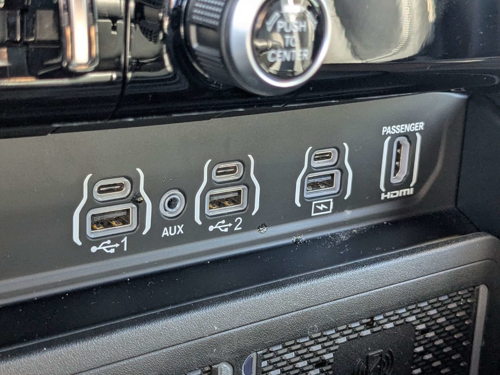 Used 2025 RAM 3500 Limited AWD/4WD image 34