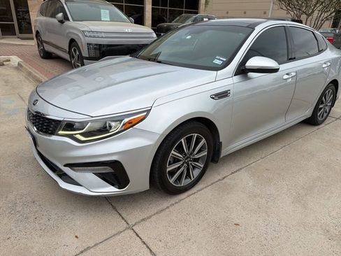 Used 2019 Kia Optima LX w/ LX Premium Package image 2