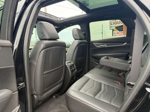 Used 2017 Cadillac XT5 Platinum AWD/4WD image 14