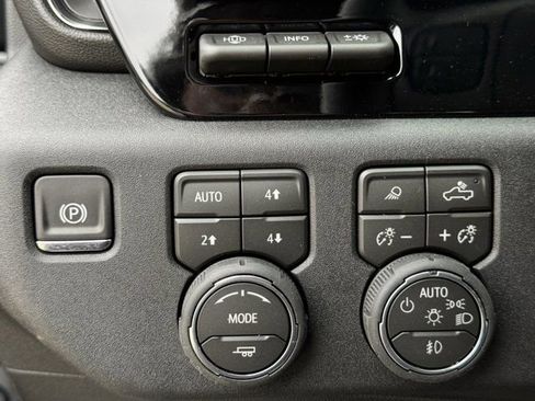 New 2026 Chevrolet Silverado 2500 ZR2 AWD/4WD image 18
