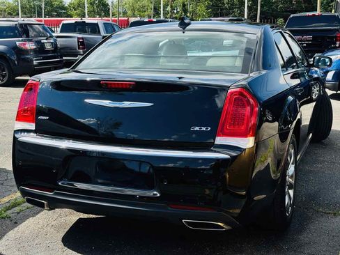 Used 2021 Chrysler 300 Touring L AWD/4WD image 5