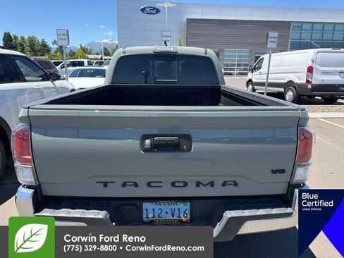Used 2022 Toyota Tacoma TRD Off-Road w/ Black Out Package (TMS) AWD/4WD image 6