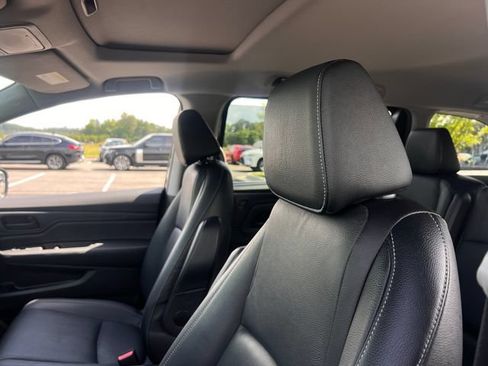 Used 2023 Honda Odyssey EX-L image 13