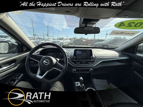 Used 2024 Nissan Altima 2.5 SR image 15