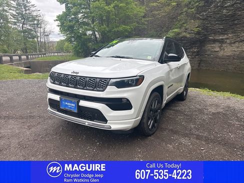 Used 2024 Jeep Compass Limited w/ High Altitude Package AWD/4WD image 3