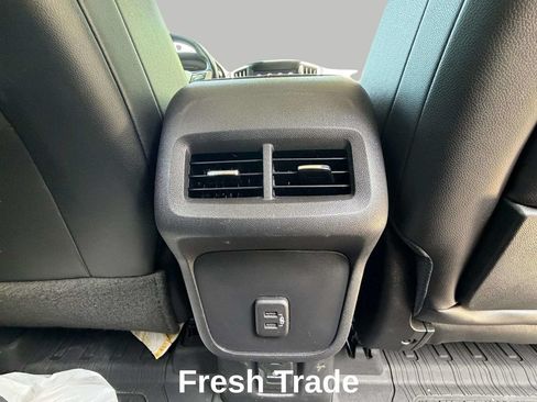 Used 2021 GMC Terrain SLT w/ Elevation Edition FWD image 9