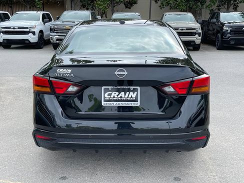 Used 2025 Nissan Altima 2.5 SV FWD image 6