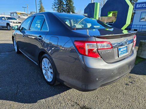 Used 2012 Toyota Camry XLE w/ Leather Pkg image 3