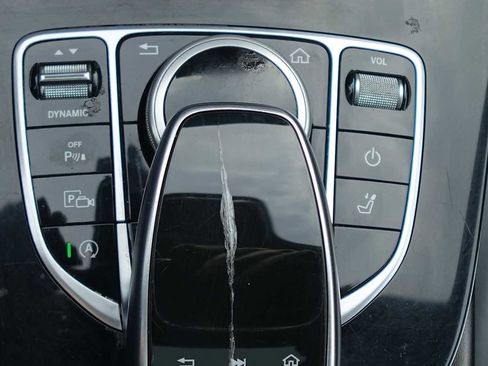 Used 2017 Mercedes-Benz E 400 4MATIC Wagon image 38