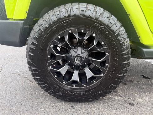 Used 2017 Jeep Wrangler Unlimited Sahara w/ Dual Top Group AWD/4WD image 50