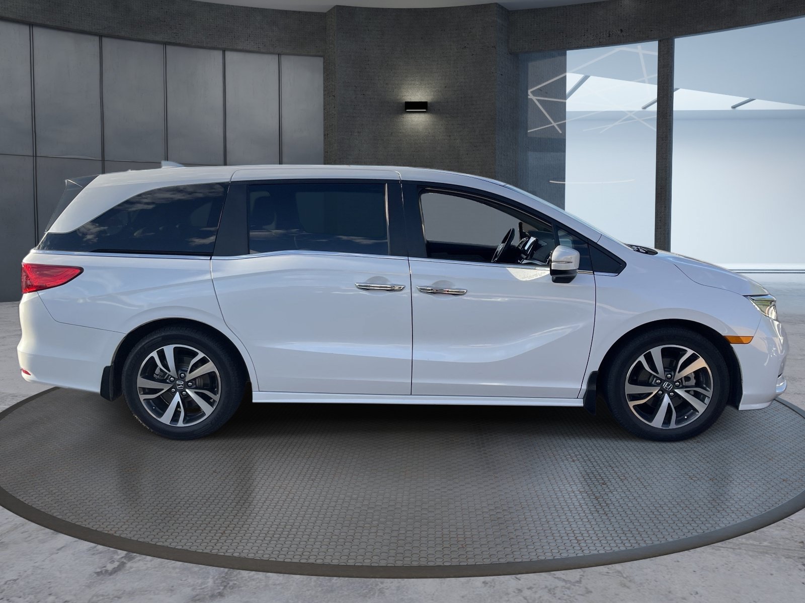 Used 2024 Honda Odyssey Touring image 7
