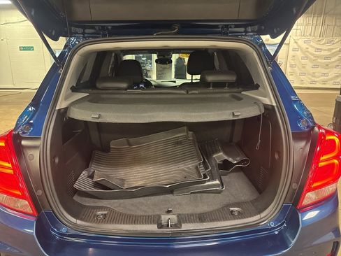 Used 2020 Chevrolet Trax LT w/ LT Convenience Package image 6