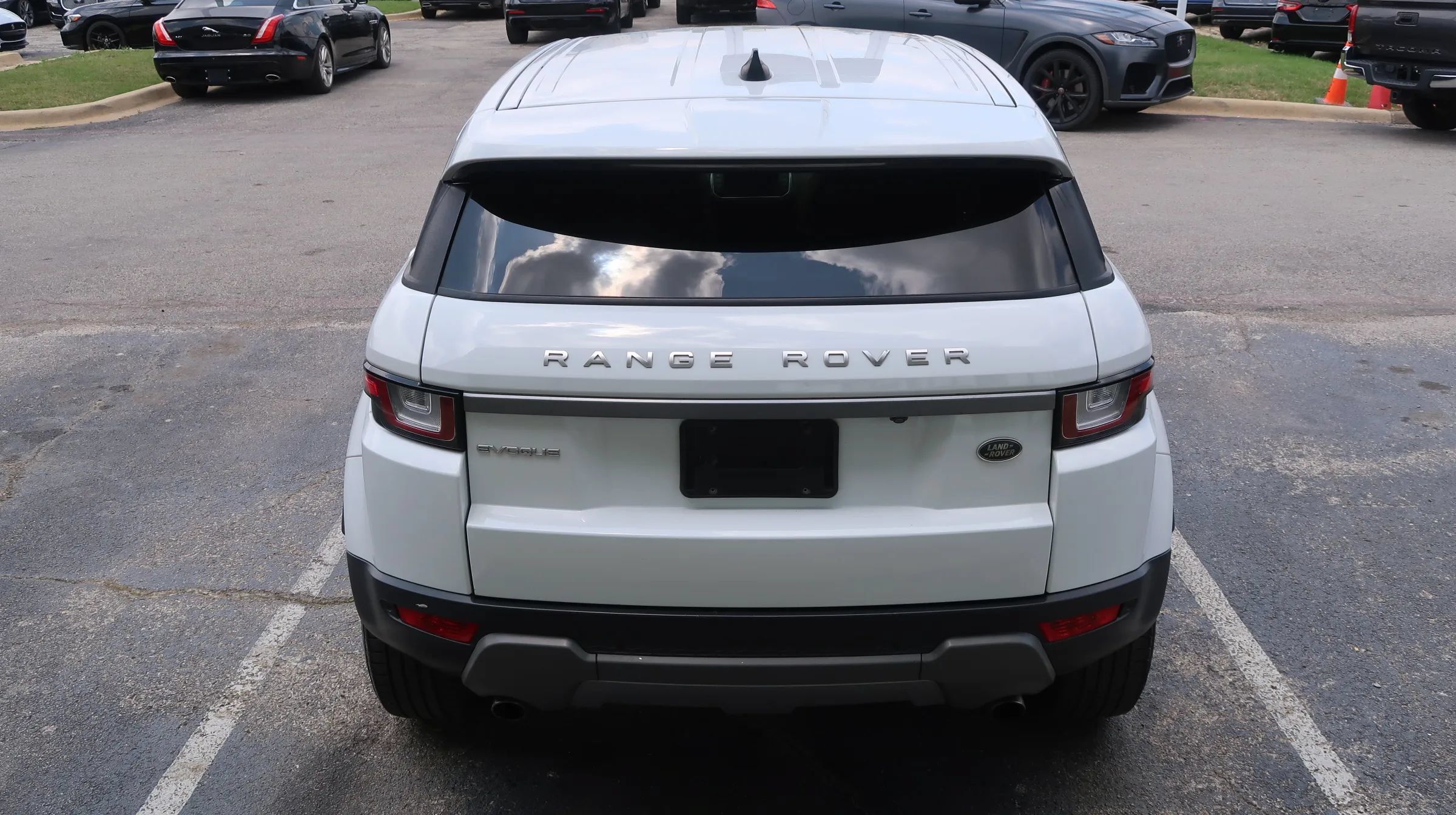 Used 2019 Land Rover Range Rover Evoque AWD/4WD image 11