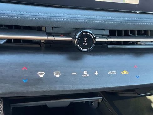 Used 2023 Nissan Ariya image 15