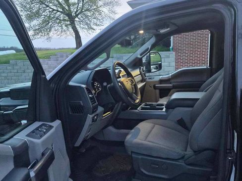 Used 2020 Ford F250 XLT w/ XLT Premium Package image 8