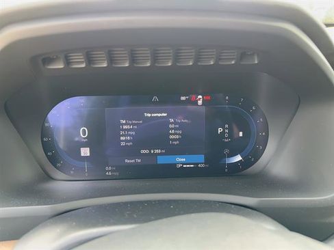 Certified 2025 Volvo XC90 B6 Plus image 40