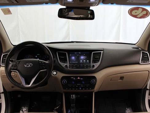 Used 2016 Hyundai Tucson Limited w/ Option Group 03 FWD image 18