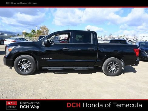 Used 2024 Nissan Titan SV w/ SV Convenience Package image 4