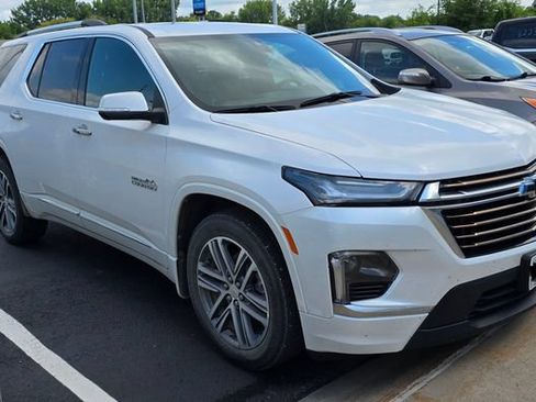Used 2022 Chevrolet Traverse High Country w/ LPO, Floor Liner Package AWD/4WD image 3