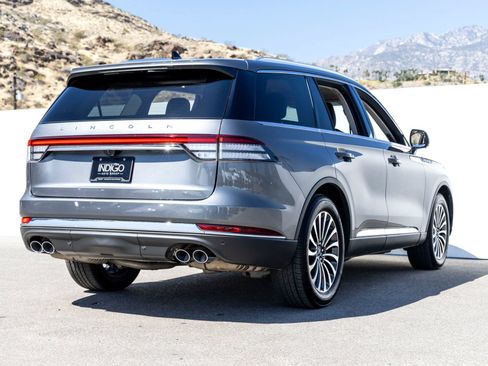 Used 2023 Lincoln Aviator Reserve w/ Class IV Trailer Tow Package RWD image 10