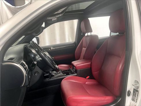 Used 2022 Lexus GX 460 Premium w/ Accessory Package AWD/4WD image 10