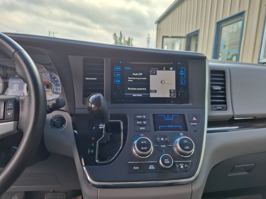 Used 2016 Toyota Sienna XLE w/ XLE Navigation Package AWD/4WD image 20