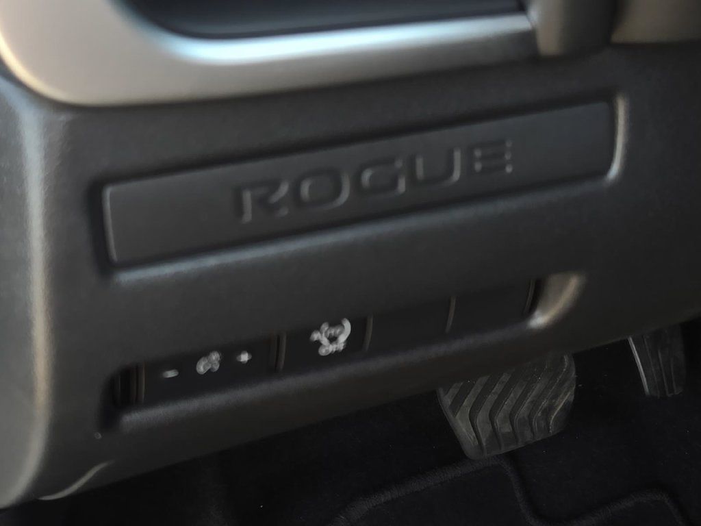 Certified 2025 Nissan Rogue S FWD image 18