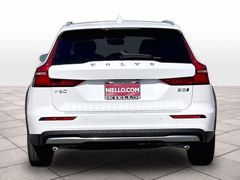 New 2026 Volvo V60 B5 Cross Country Plus w/ Protection Package Premier AWD/4WD image 6