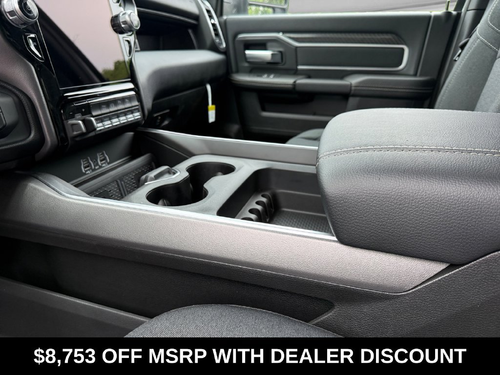 New 2026 RAM 3500 Big Horn AWD/4WD image 19