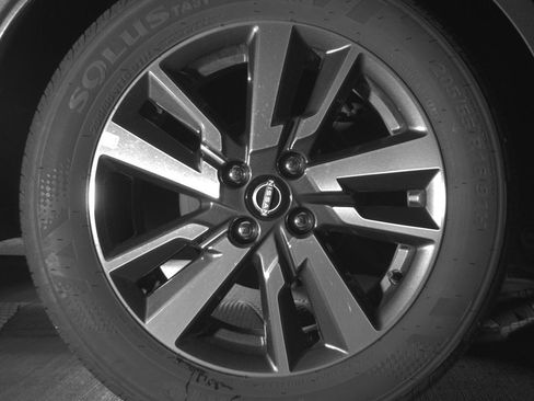 Used 2025 Nissan Versa SV image 15